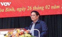 Primer ministro trabaja con autoridades de la provincia de Hoa Binh