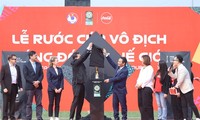 Celebran procesión del trofeo de la Copa Mundial Femenina 2023 en Vietnam