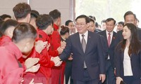 Presidente del Parlamento vietnamita trabaja con las autoridades de Hung Yen