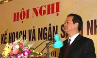 Orienta el primer ministro vietnamita tareas del sistema bancario para 2012