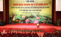 Premier vietnamia urge renovación del sistema sanitario