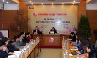 Ministros vietnamitas dialogan directamente con el pueblo