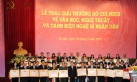 Vietnam otorga la más alta condecoración a los artistas sobresalientes 