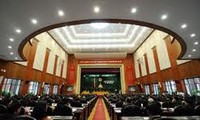 Parlamento vietnamita discute situación socio-económica y presupuesto estatal