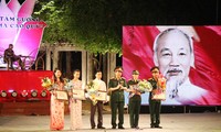 Vietnam verifica concurso de escritura sobre los “Ejemplos sencillos y nobles”