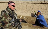 Francia prepara retirada de tropas de Afganistán