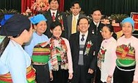Subjefa de estado vietnamita se entrevista con étnicos meritorios