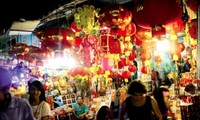 Fiesta del Medio Otoño, reproducción de antigua cultura de Hanoi