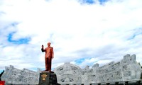 Inauguran monumento de Tío Ho con etnias de Tay Nguyen