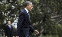 Barack Obama llega al lugar de la masacre donde murieron 27 personas