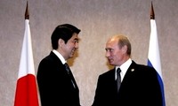 Reactivan Rusia y Japón negociaciones sobre acuerdo de paz