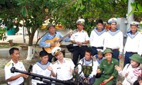 Expresan amor y solidaridad hacia los combatientes y habitantes de Truong Sa