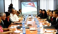 Cuba y Vietnam estrechan lazos financieros