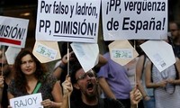 España: Indignados exigen dimisión de Mariano Rajoy
