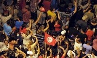 Manifestantes demandan renuncia de Gobierno tunecino