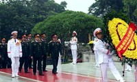 Dirigentes vietnamitas expresan gratitud al Prócer de la independencia