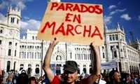 Alto índice de desocupados sigue siendo “punto negro” en economía española