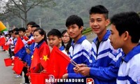 Jóvenes vietnamitas y chinos interesados por avanzar cooperación bilateral