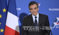 Francois Fillon takes lead in second round of right-wing primary