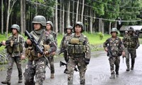 Philippine President calls for dialogue with militants in Marawi