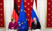 German Chancellor Merkel says Berlin will host Libya peace talks
