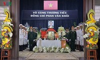 베트남  이틀간 (3.20일~21일까지) Phan Van Khai 전 국무총리 국장 행사
