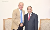 Nguyen Xuan Phuc총리, 베트남 관광 대사 접견