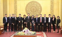 일본 공산당 대표단,  Ninh Binh 성 방문
