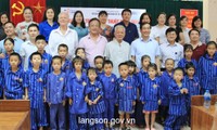 랑 썬 (Lạng Sơn)성 불우장애아동을 위한 무료 수술 캠페인 발족식 개최