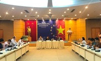 응우옌 쑤언 푹 (Nguyễn Xuân Phúc) 총리, 국가 공업화 및 현대화 단계의 전력부족 현상에 대한 철저 대비를 당부