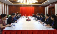 팜 빈 민 부총리 겸 외교부 장관, 중국과 라오스 외교부 장관과의 회견