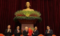 13기 베트남 공산당 중앙집행위원회 응우옌 푸 쫑 서기장 임명