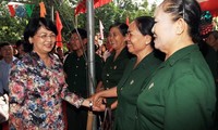 La vice-présidente à la fête de la grande union nationale à Binh Duong