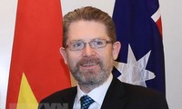 Le président du Sénat australien au Vietnam