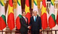 Nguyên Xuân Phuc rencontre le président birman