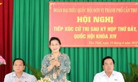 La présidente de l’Assemblée nationale rencontre les électeurs de Cân Tho