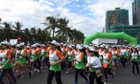 Dà Nang: plus de 9.000 personnes participent au marathon international Manulife