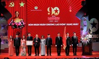 Le Lao Dông fête ses 90 ans en présence du Premier ministre Nguyên Xuân Phuc 