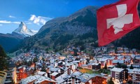 Les Suisses restent les plus riches du monde