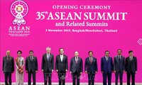 Ouverture du 35e sommet de l'ASEAN en Thaïlande