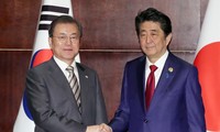 Moon Jae-in et Abe Shinzo souhaitent améliorer les relations Séoul-Tokyo