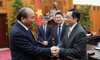 Nguyên Xuân Phuc rencontre les ambassadeurs vietnamiens nouvellement accrédités