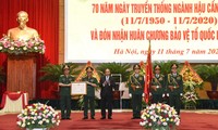 Nguyên Xuân Phuc à la 70e journée traditionnelle de la logistique militaire
