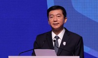 Un représentant de Pékin à Hong Kong avertit les puissances étrangères de ne pas interférer
