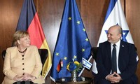 En visite en Israël, Angela Merkel réitère le soutien indéfectible de l'Allemagne