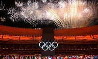 JO 2022: les Jeux d’hiver officiellement ouverts, la flamme olympique brille dans le ciel de Pékin