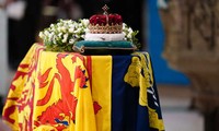 Royaume-Uni : le cercueil de la reine est arrivé à Buckingham palace