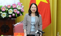 Vo Thi Anh Xuân à une réunion du Conseil de patronage du Fonds pour la protection des enfants
