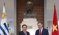 Vuong Dinh Huê rencontre le gouverneur de Canelones