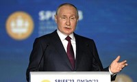 Vladimir Poutine annonce avoir transféré des ogives nucléaires en Biélorussie